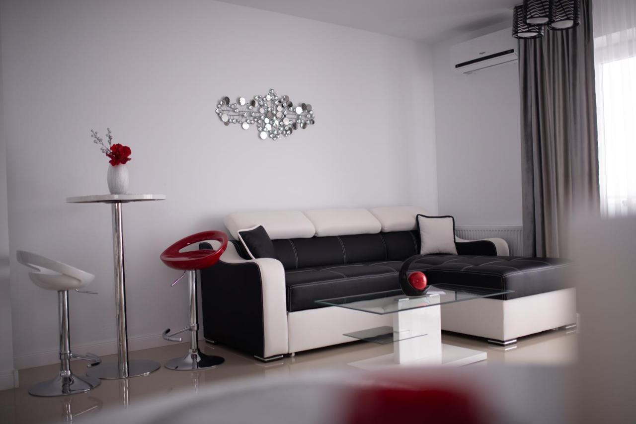 Apartament Denissia Орадя Экстерьер фото