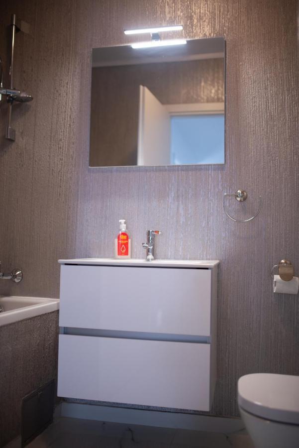 Apartament Denissia Орадя Экстерьер фото